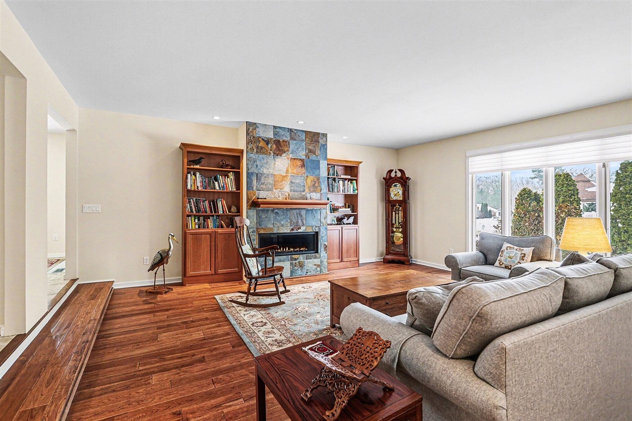 1134 S Lakeside Drive, Battle Creek, MI, 49015-3534