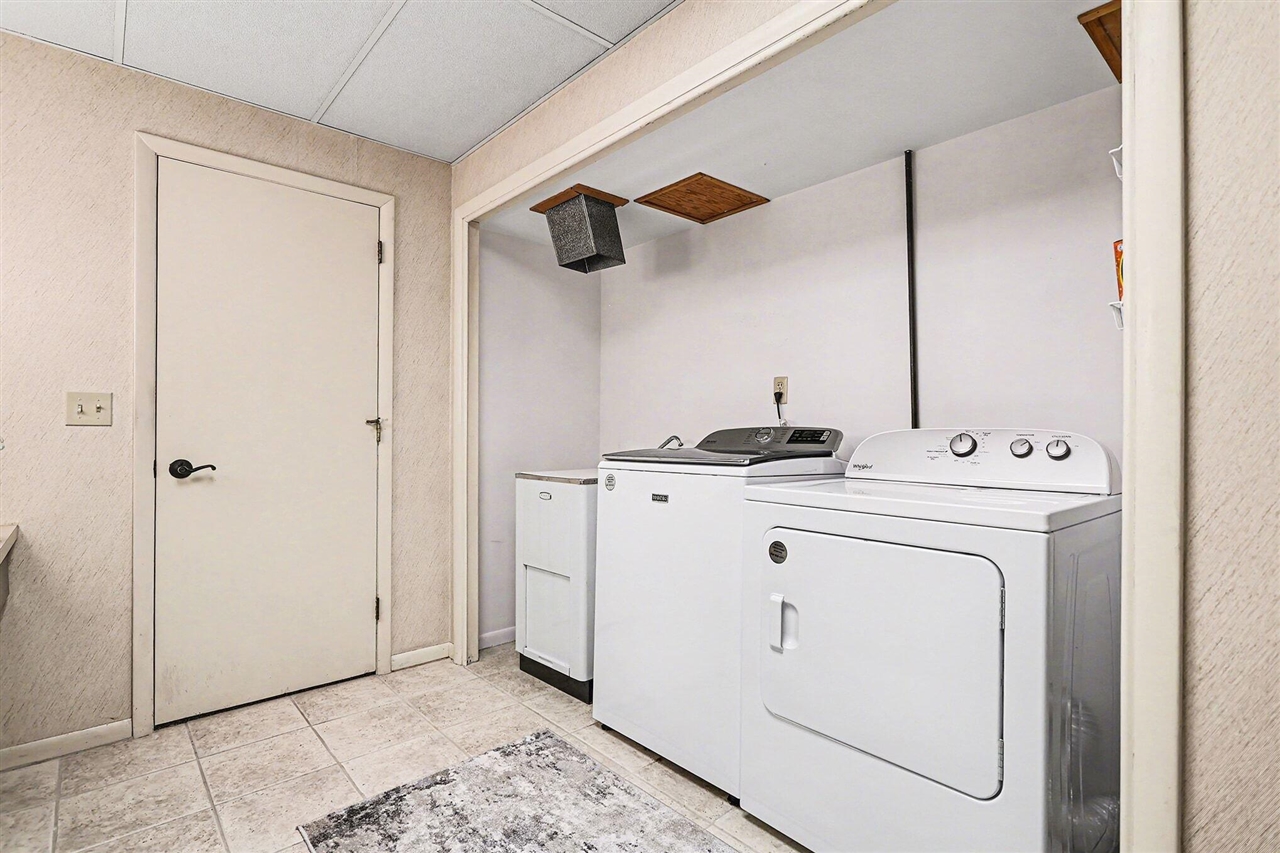 1134 S Lakeside Drive, Battle Creek, MI, 49015-3534