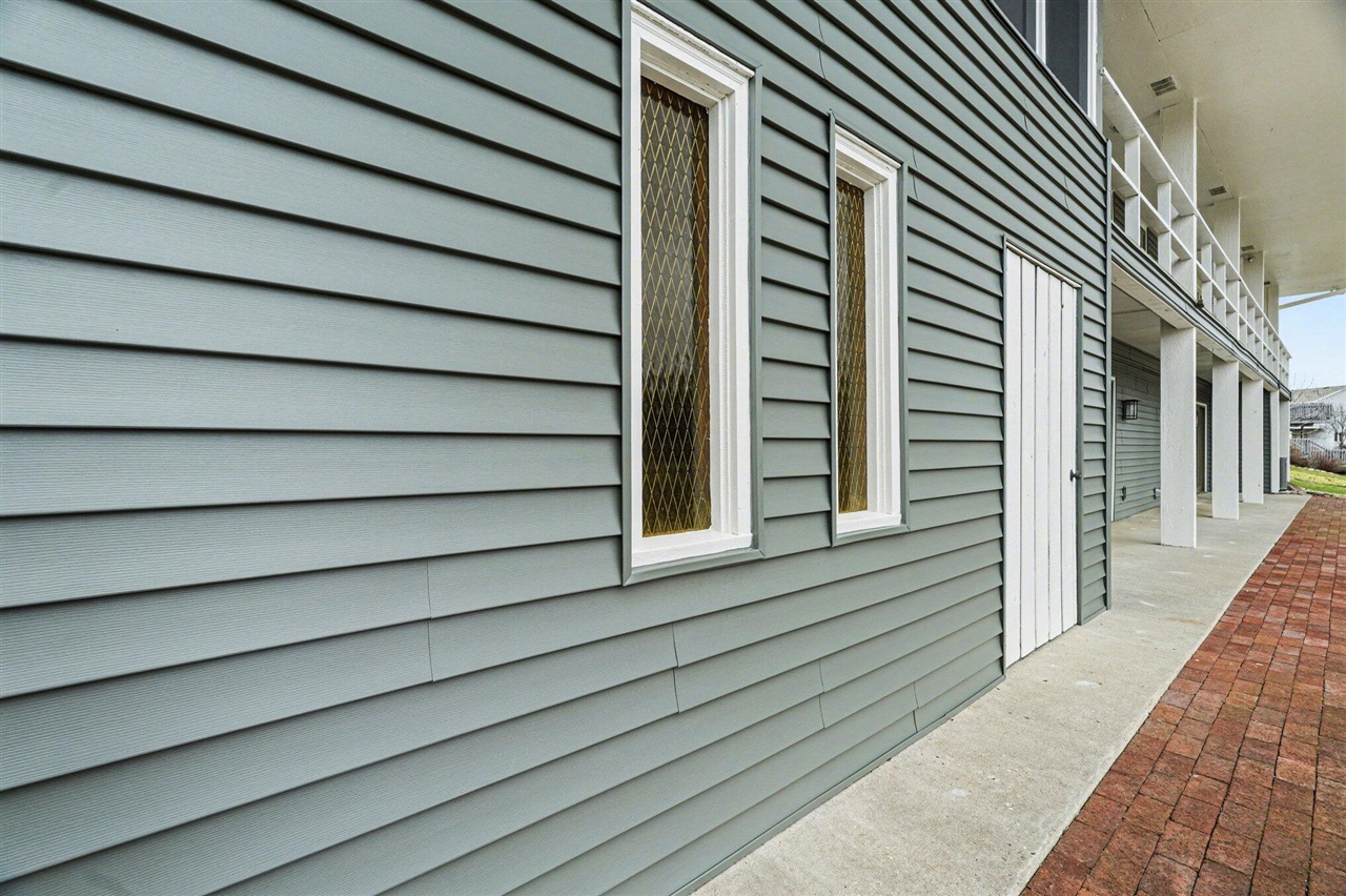 1134 S Lakeside Drive, Battle Creek, MI, 49015-3534