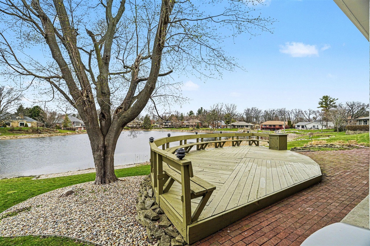 1134 S Lakeside Drive, Battle Creek, MI, 49015-3534