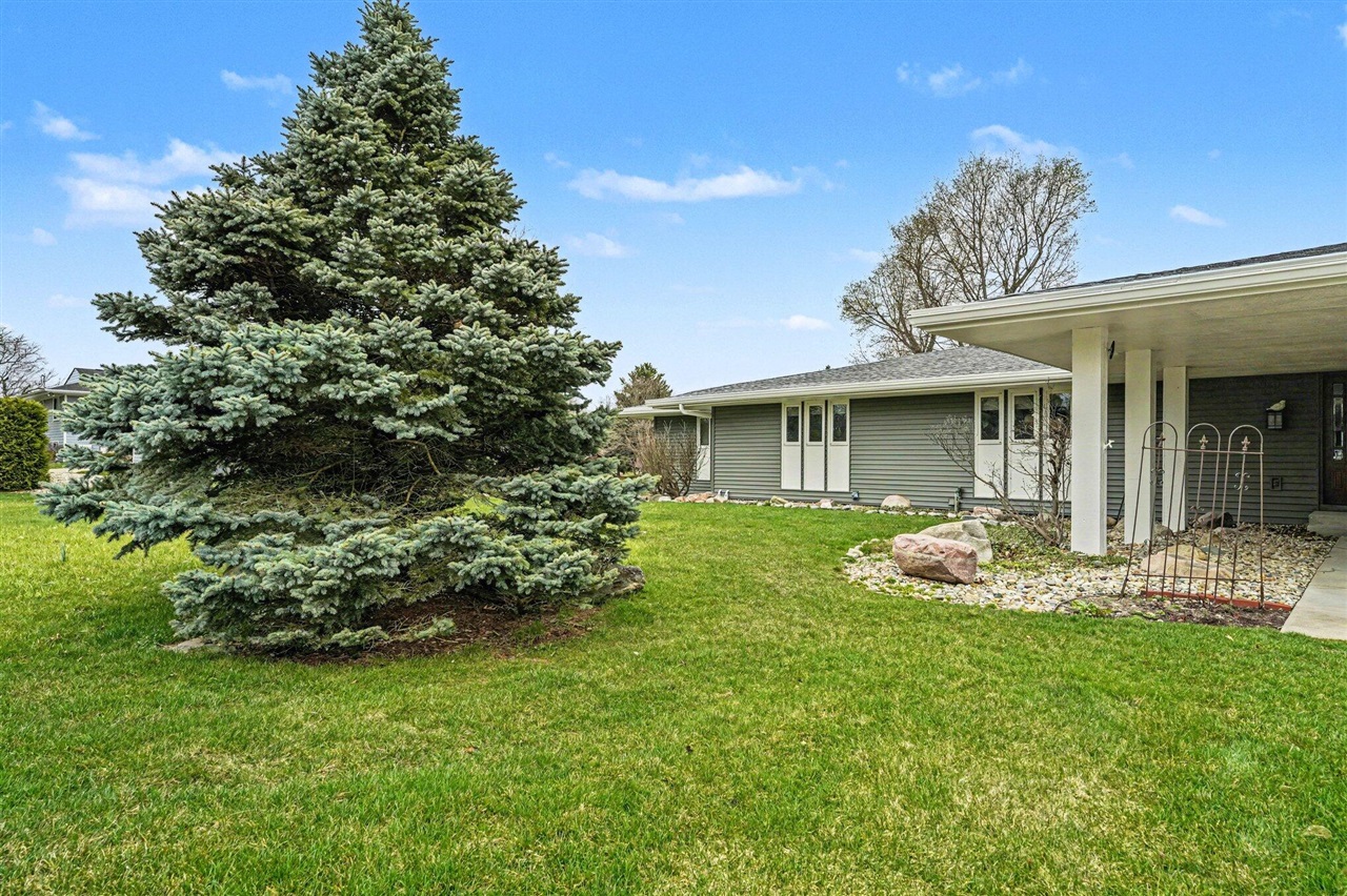 1134 S Lakeside Drive, Battle Creek, MI, 49015-3534