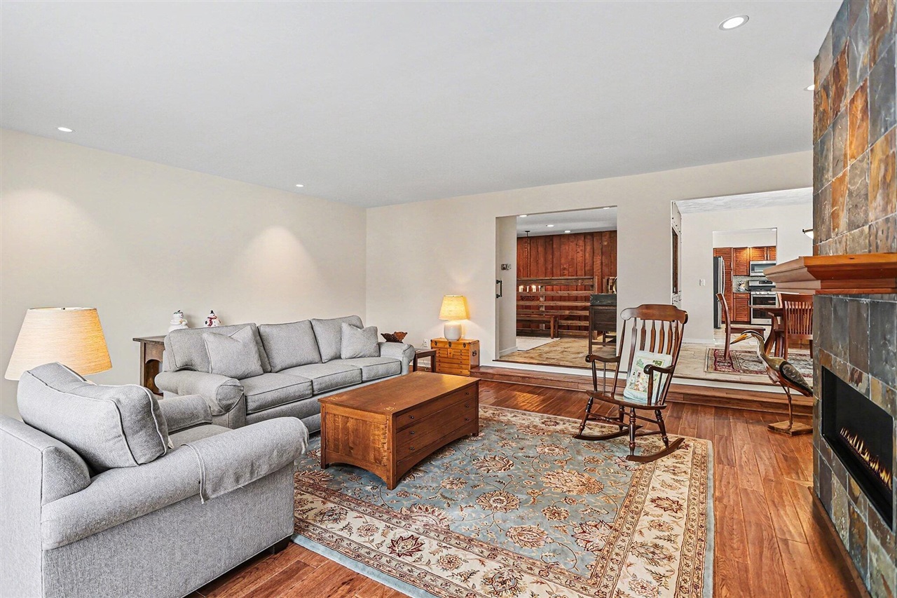 1134 S Lakeside Drive, Battle Creek, MI, 49015-3534