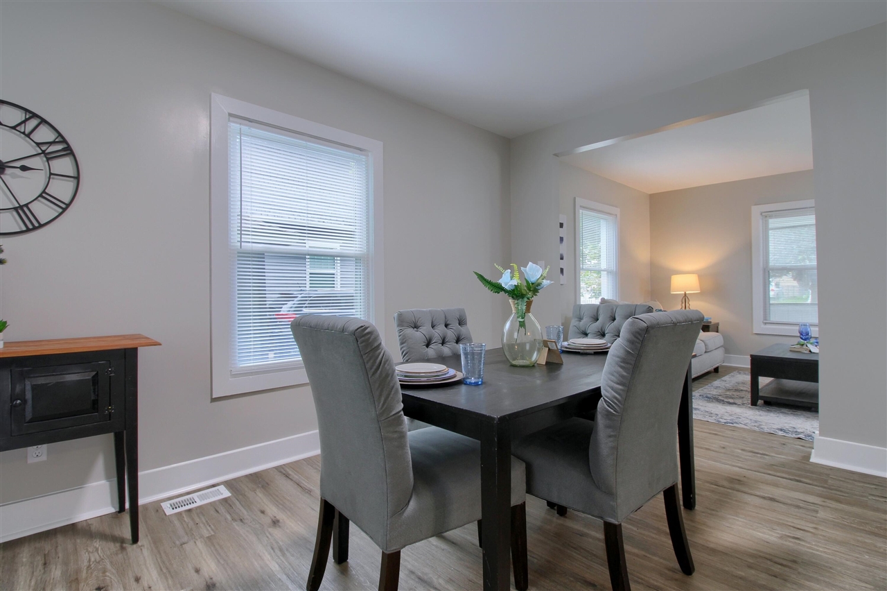 609 W Biddle Street, Jackson, MI, 49203-1743