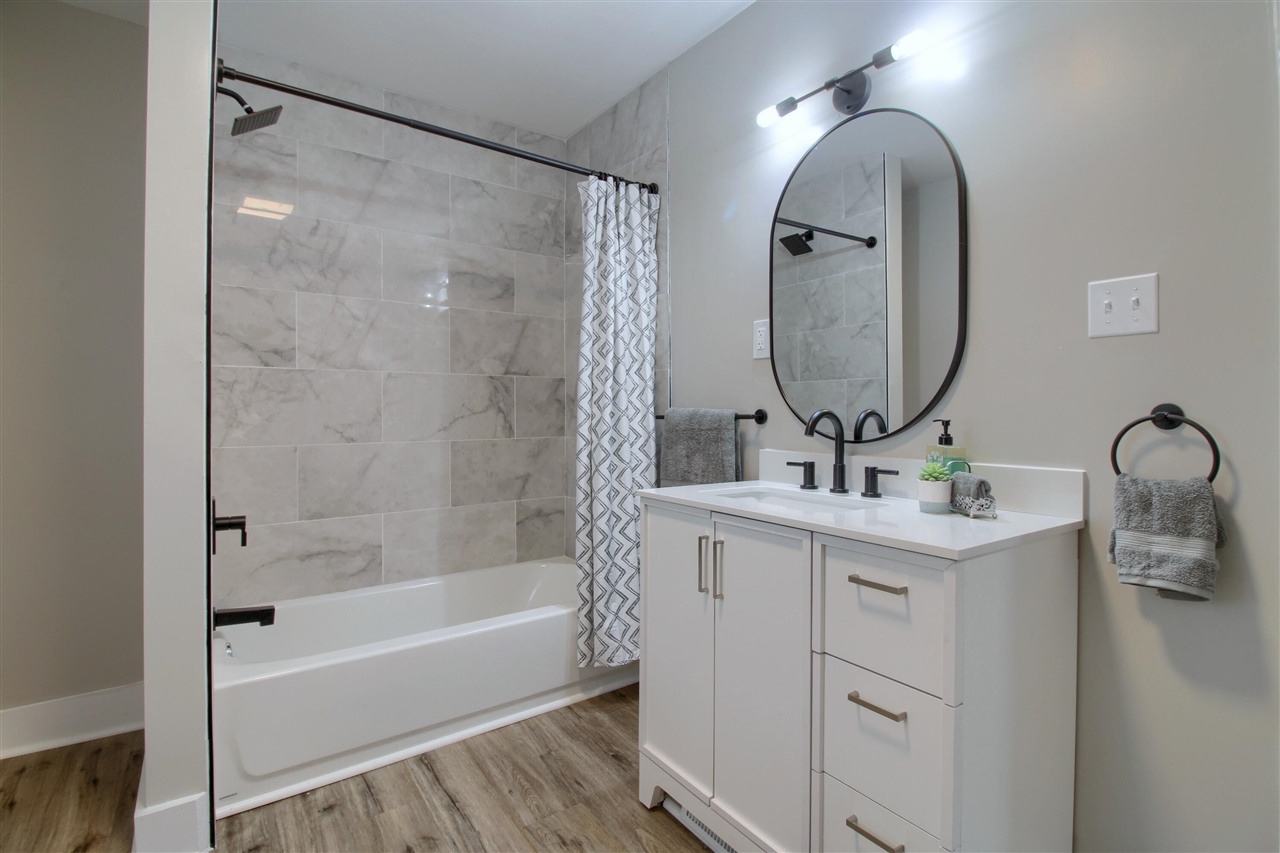 609 W Biddle Street, Jackson, MI, 49203-1743