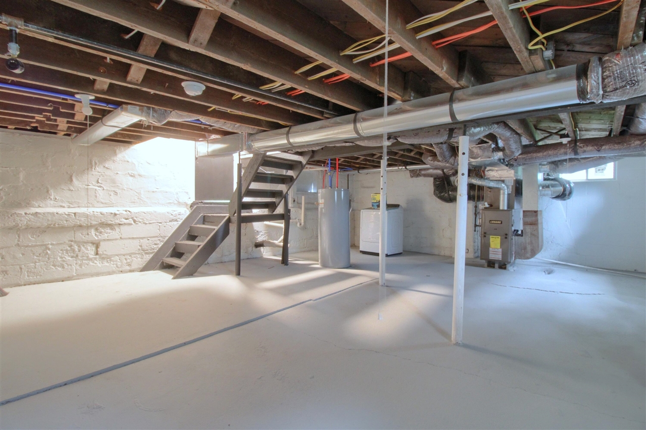 609 W Biddle Street, Jackson, MI, 49203-1743