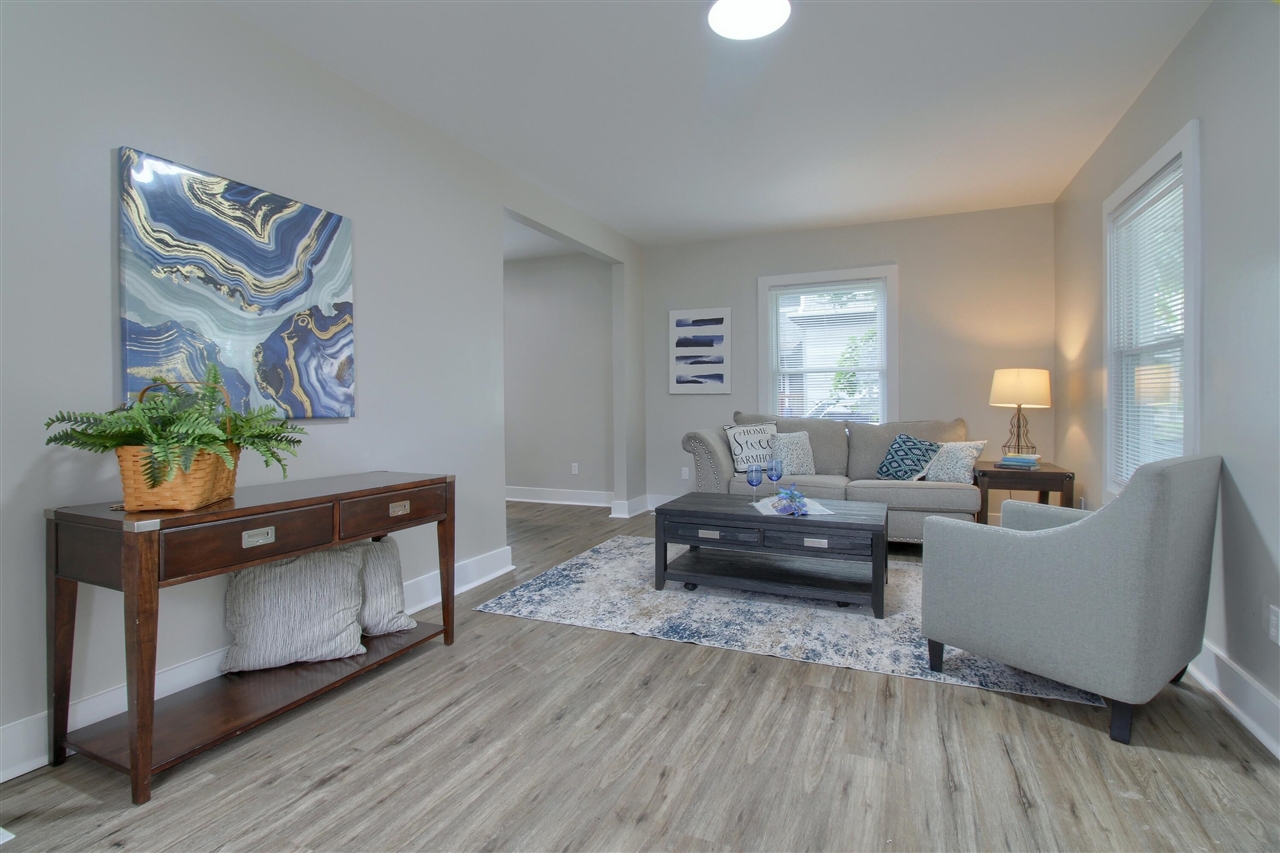 609 W Biddle Street, Jackson, MI, 49203-1743