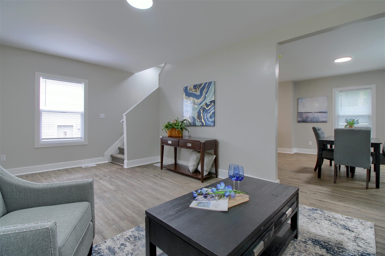 609 W Biddle Street, Jackson, MI, 49203-1743