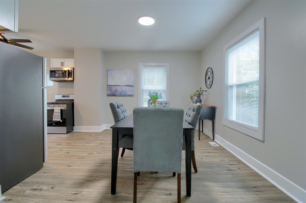 609 W Biddle Street, Jackson, MI, 49203-1743