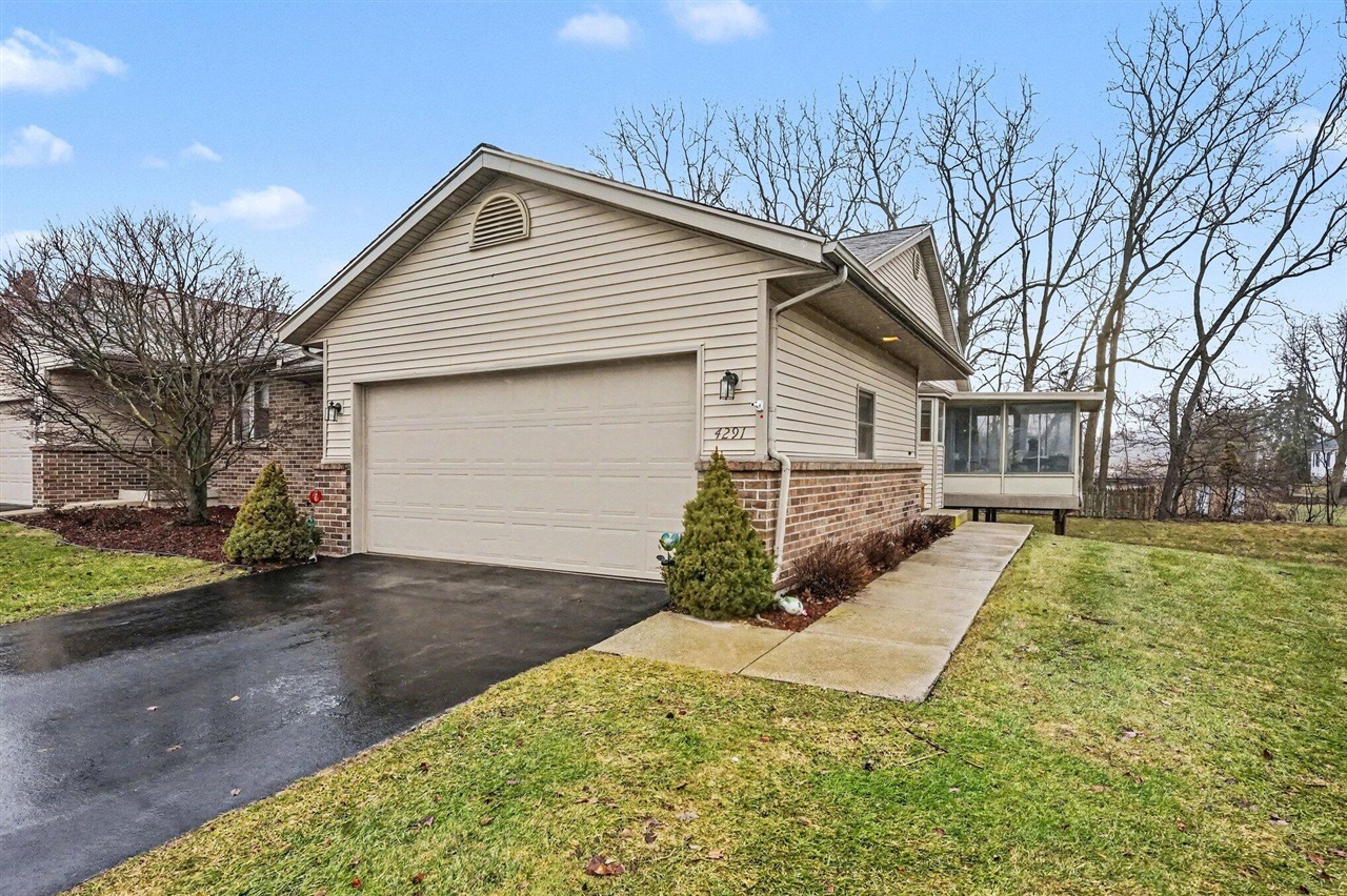 4291 Oakridge Drive, Grand Rapids, MI, 49534-7923