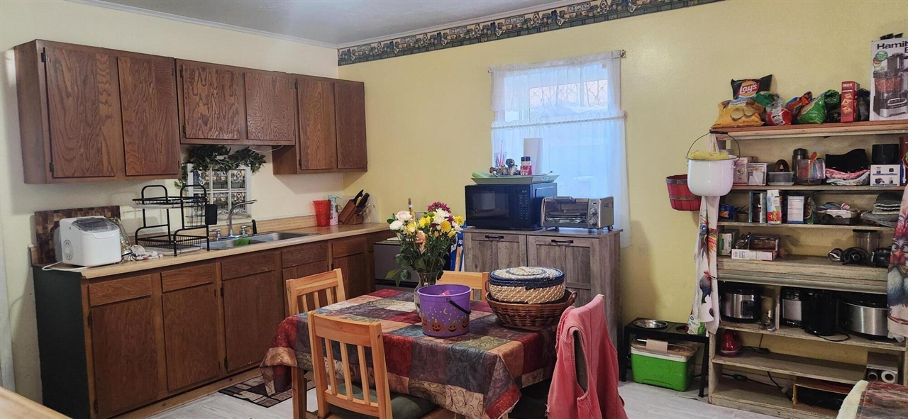 4039 N Pleasant Road, Hillsdale, MI, 49242-9623