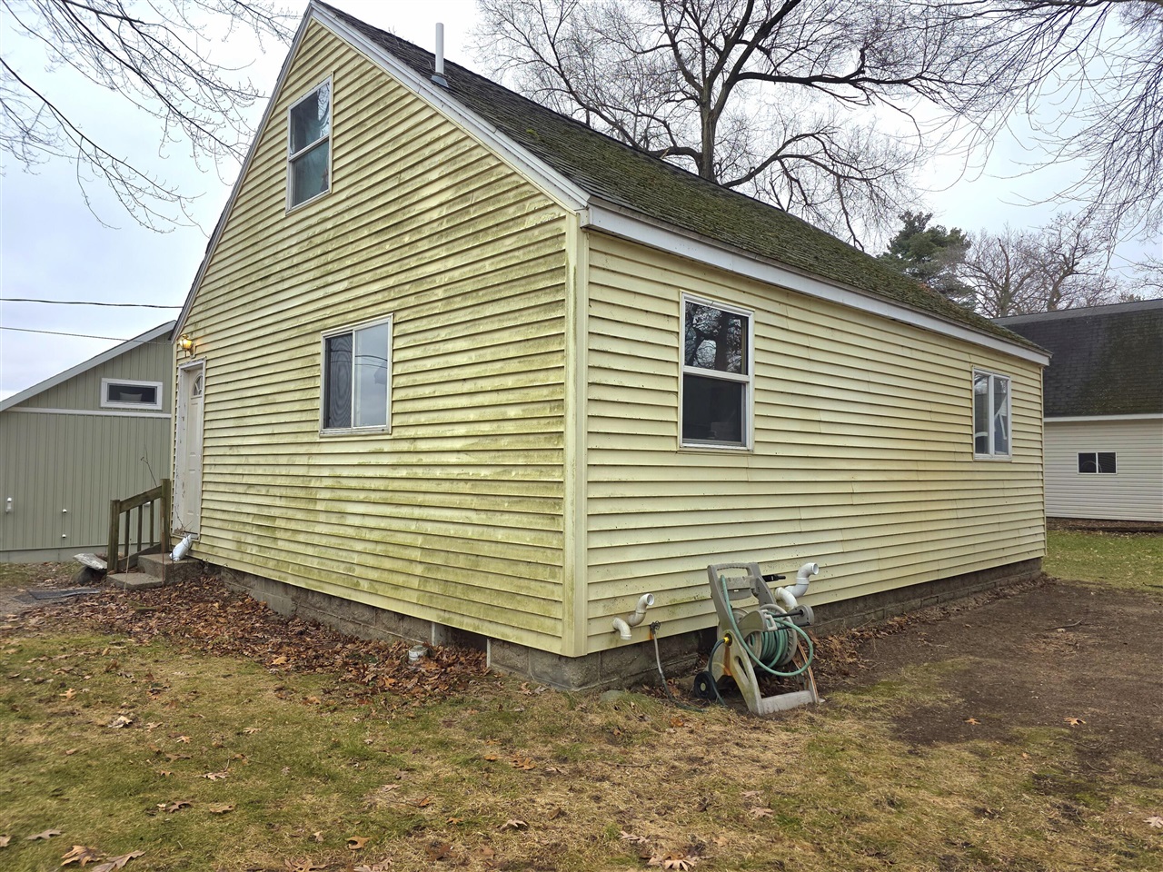 2744 Cottage Drive, Orleans, MI, 48865-9103