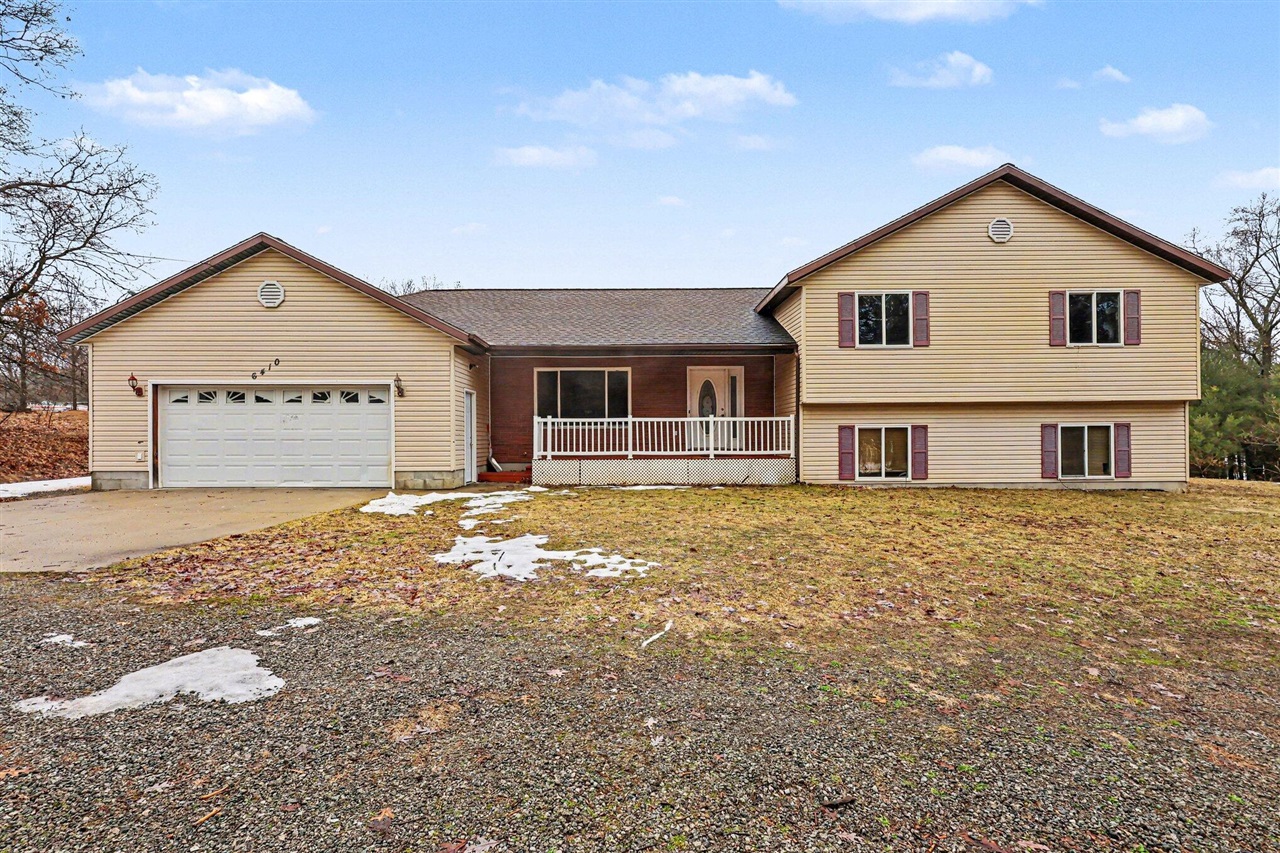 Homes for sale in Twin Lake, MI | 6410 Ewing Rd, Twin Lake, MI 49457 | MLS# 70516131