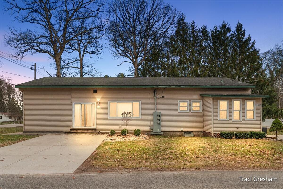 15190 Leonard Road, Spring Lake, MI, 49456-8811