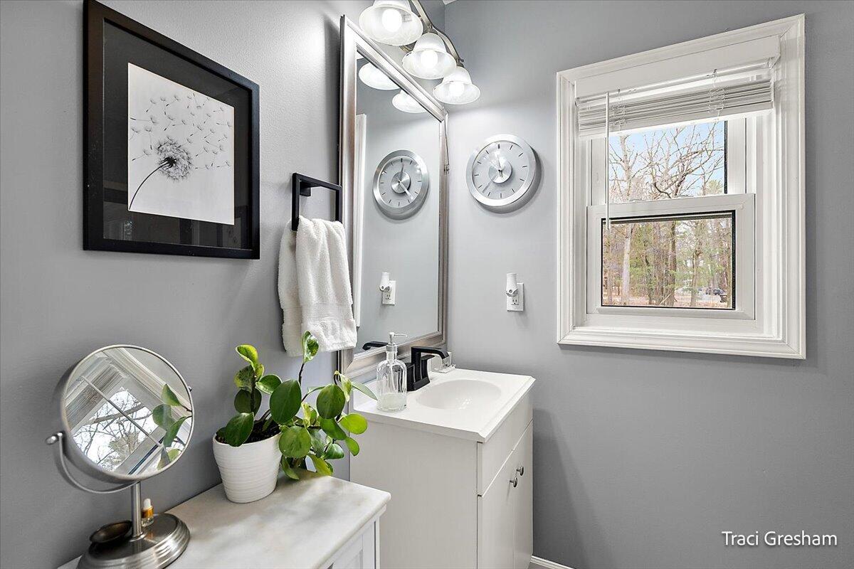 15190 Leonard Road, Spring Lake, MI, 49456-8811