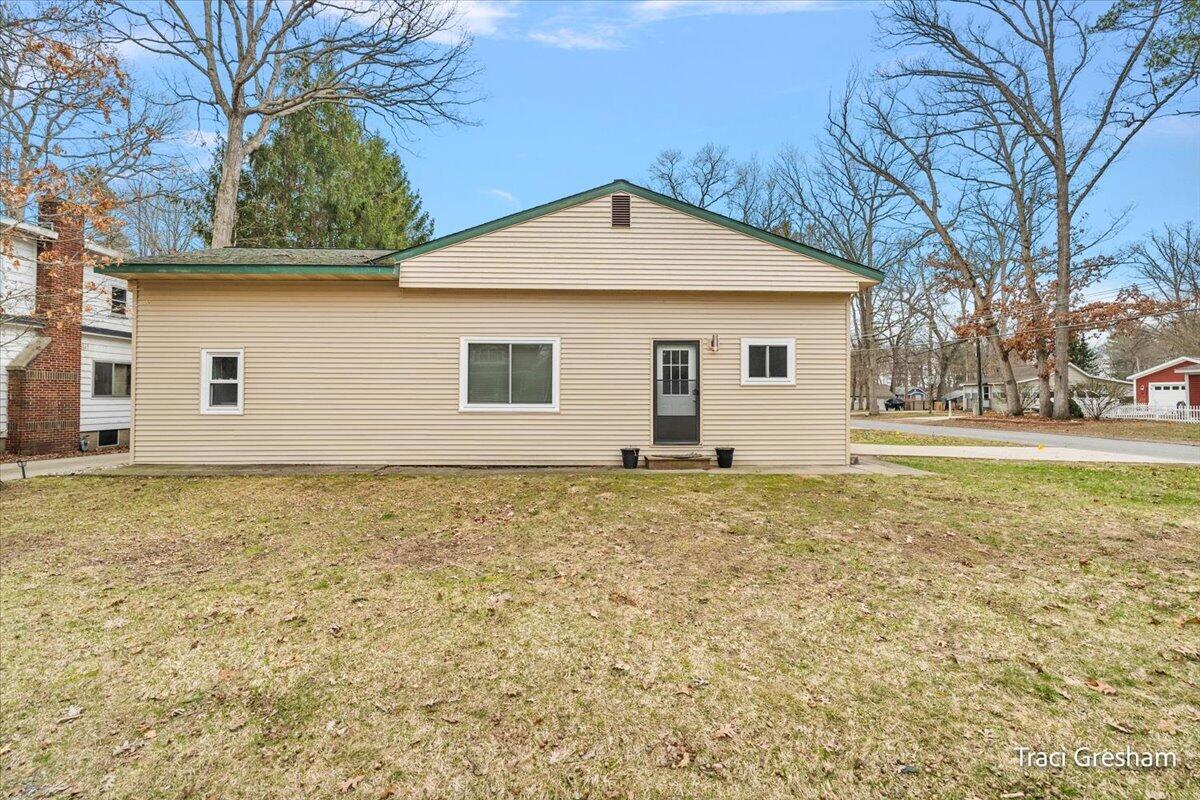 15190 Leonard Road, Spring Lake, MI, 49456-8811