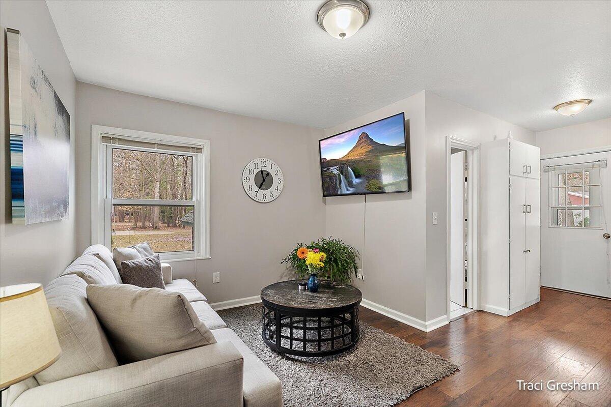 15190 Leonard Road, Spring Lake, MI, 49456-8811