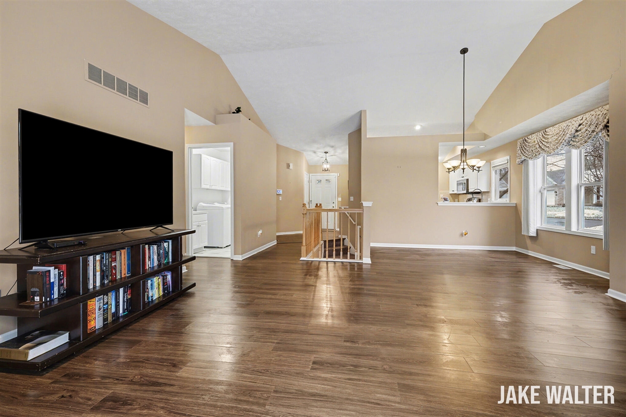 3766 Old Elm Drive, Grand Rapids, MI, 49512