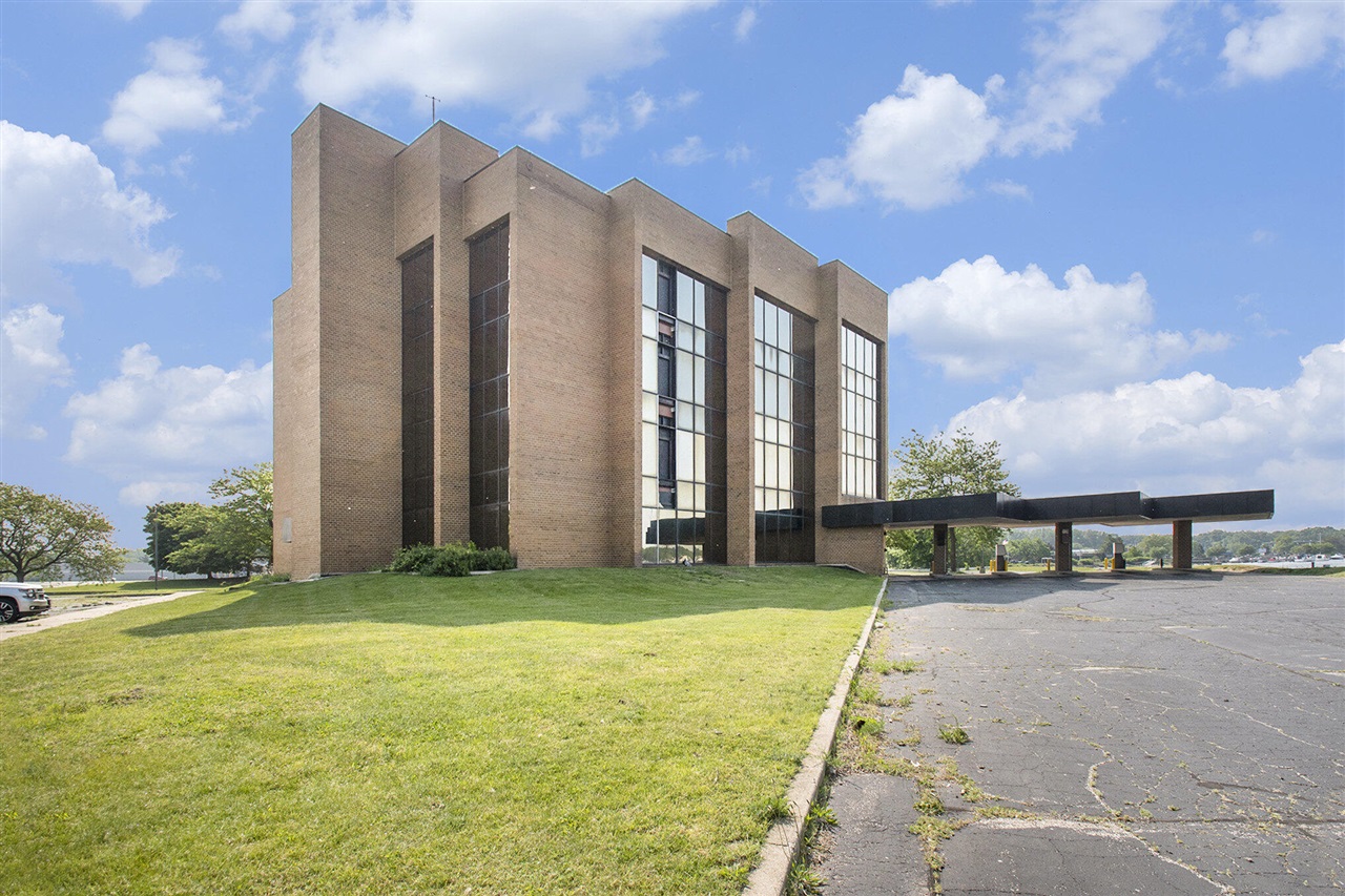 400 Riverview Drive, Benton Harbor, MI, 49022