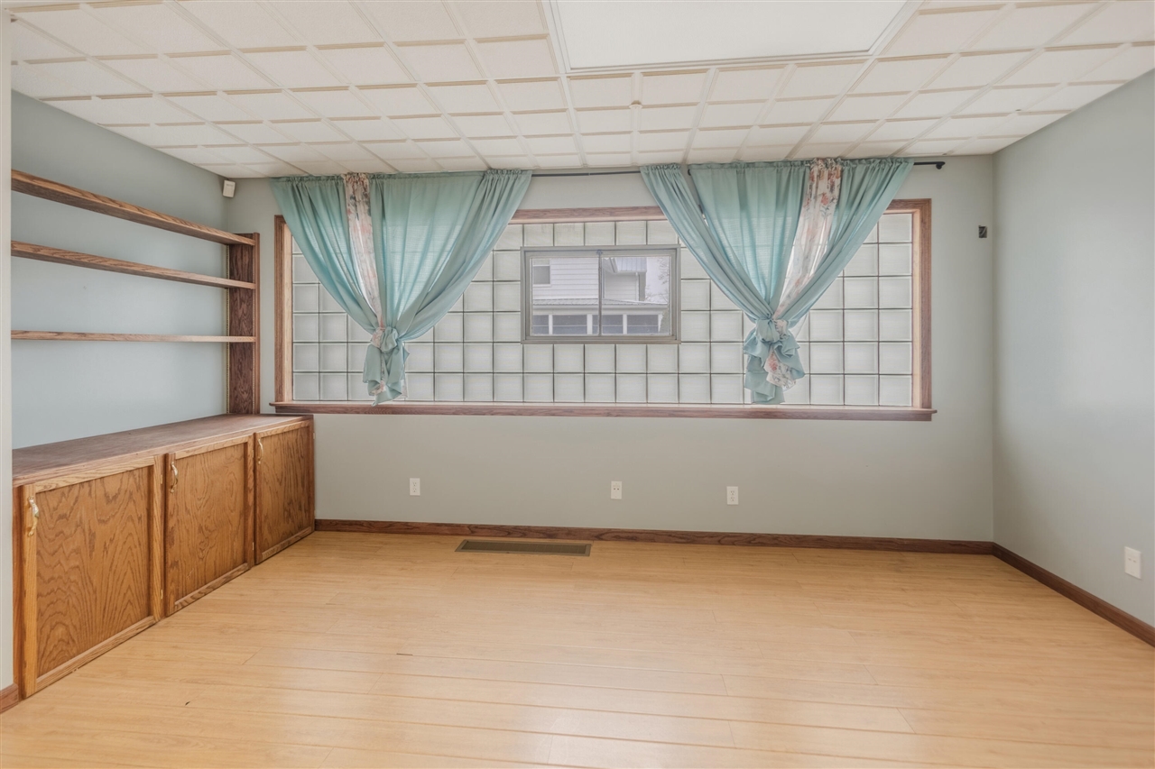 214 South Street, Jonesville, MI, 49250-1054