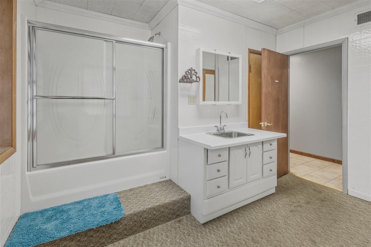 214 South Street, Jonesville, MI, 49250-1054