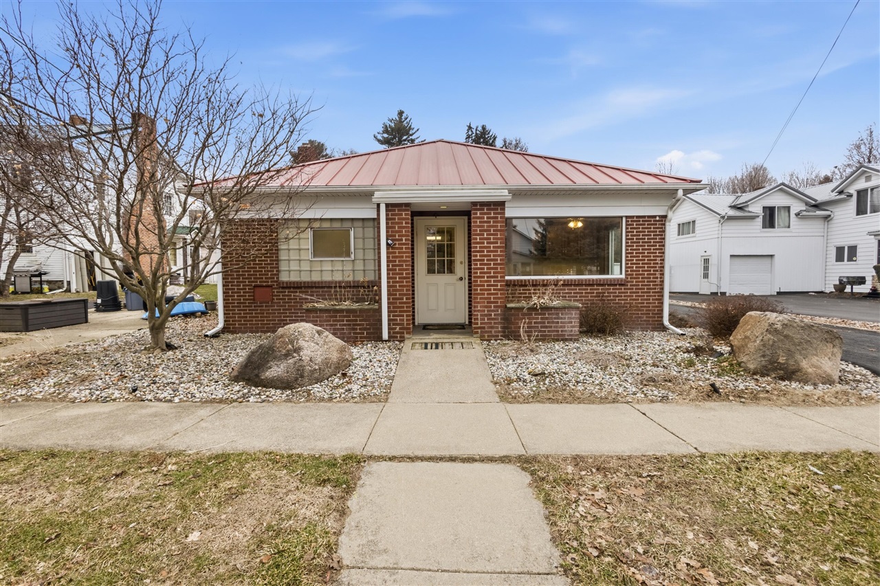 214 South Street, Jonesville, MI, 49250-1054