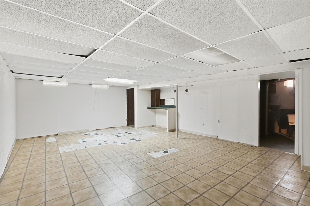 12111 Inkster Road, Livonia, MI, 48150