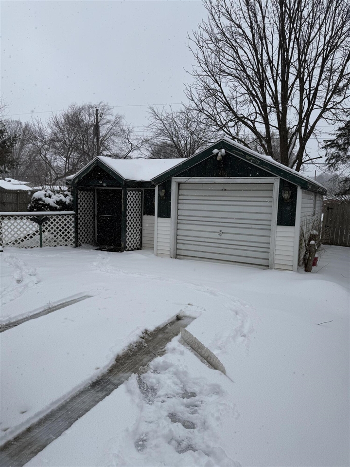 2529 Lake Shore Drive, Niles, MI, 49120-9514