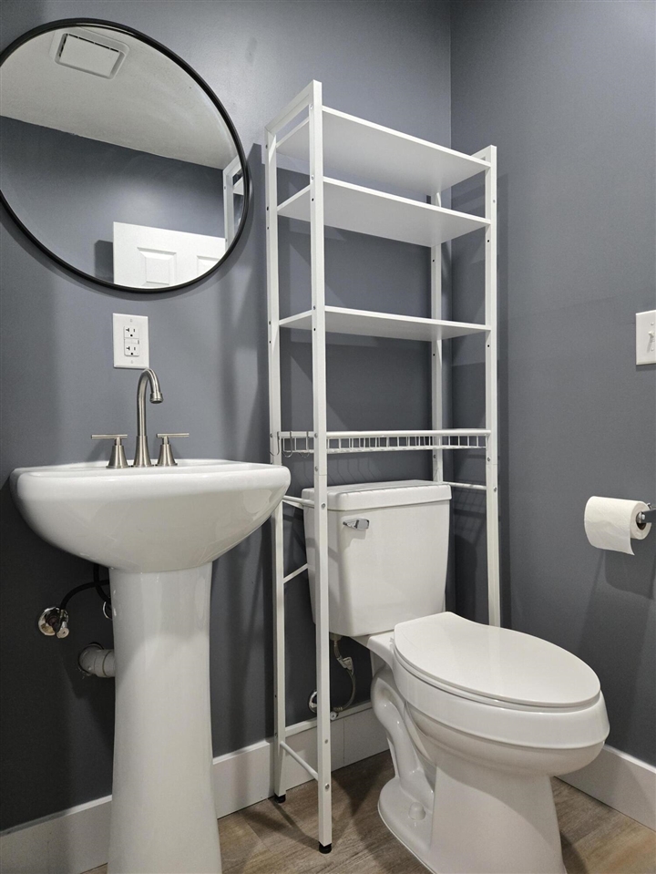 114 W Berry Avenue, Lansing, MI, 48910-2907