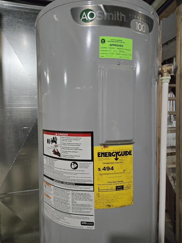 114 W Berry Avenue, Lansing, MI, 48910-2907