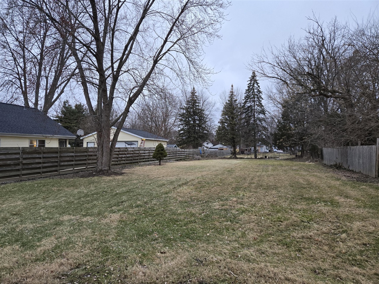 114 W Berry Avenue, Lansing, MI, 48910-2907