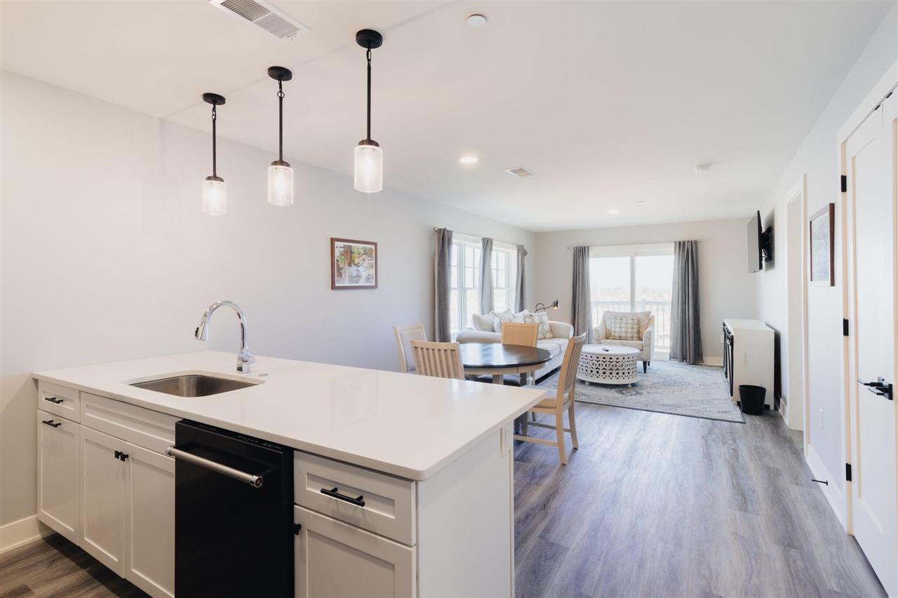 800 Whitwam Drive photo 3