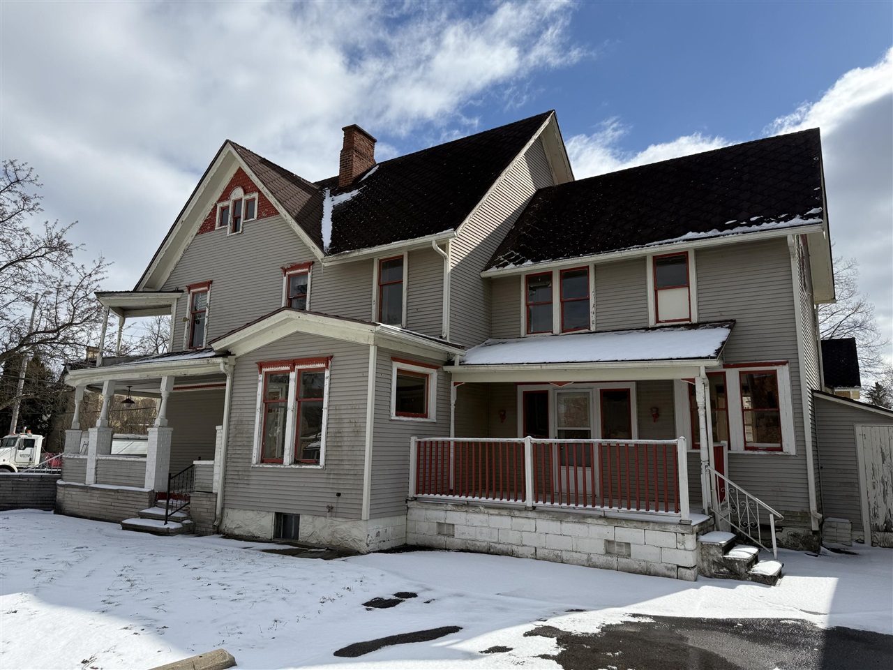 504 S Superior Street, Albion, MI, 49224-2138