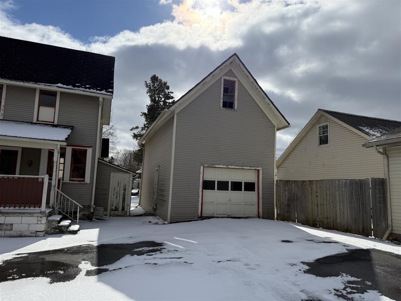 504 S Superior Street, Albion, MI, 49224-2138