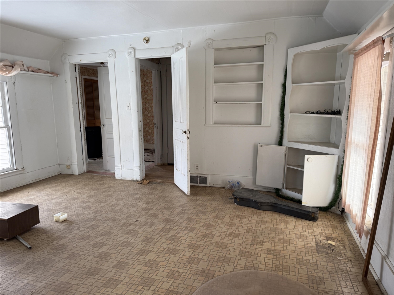 504 S Superior Street, Albion, MI, 49224-2138