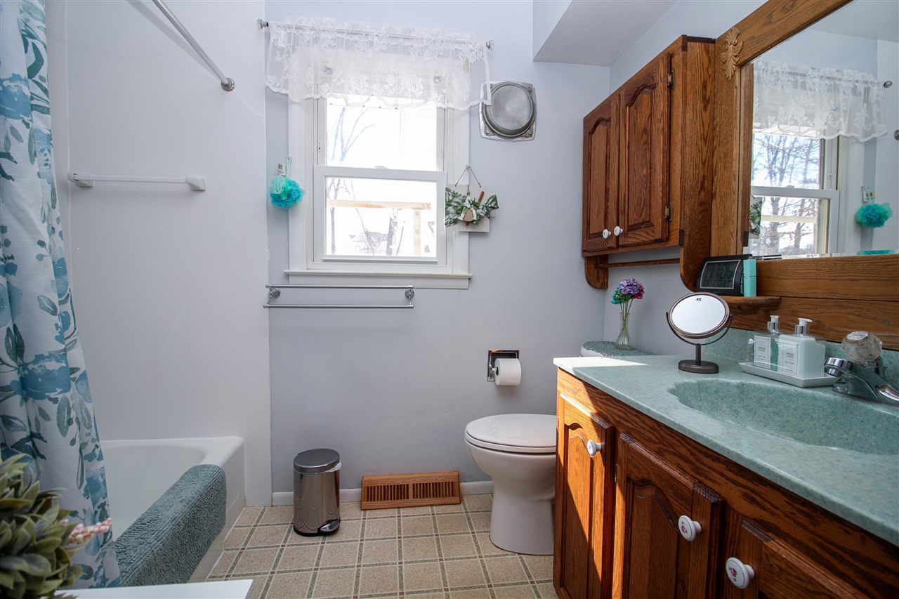 8077 W Q Avenue, Kalamazoo, MI, 49009-8929