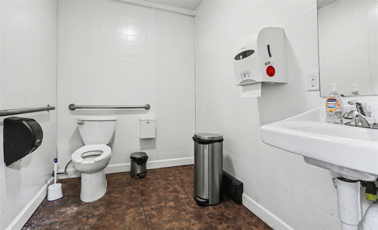 130 E Water Street photo 11