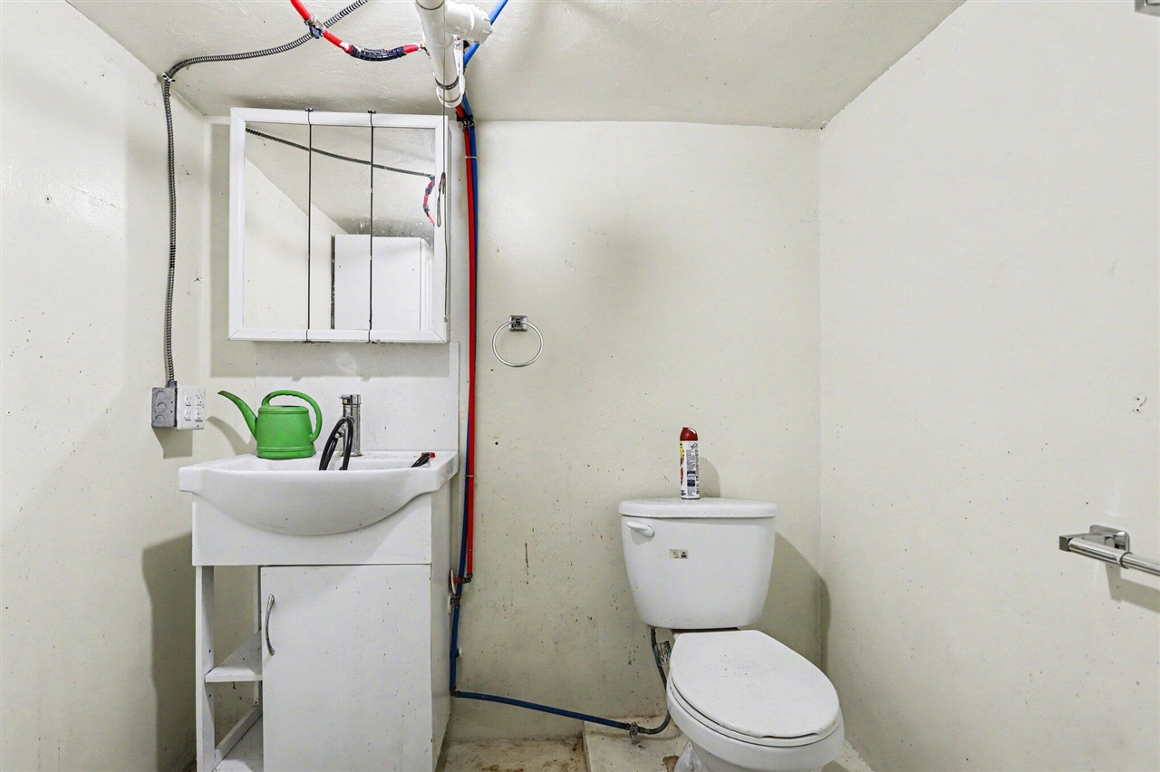130 E Water Street photo 12