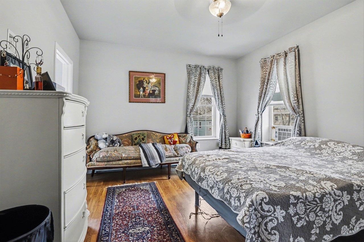 130 E Water Street photo 15
