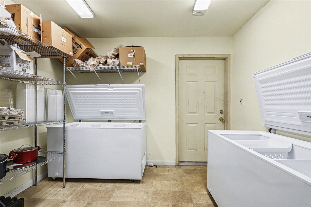 130 E Water Street photo 9