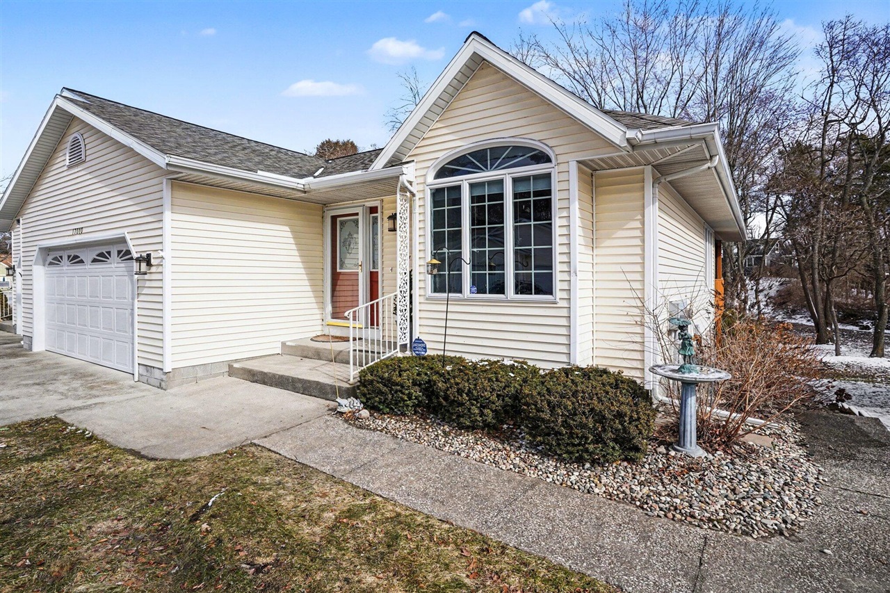 17010 Grandview Drive UNIT&nbsp;19, Spring Lake, MI, 49456-9181