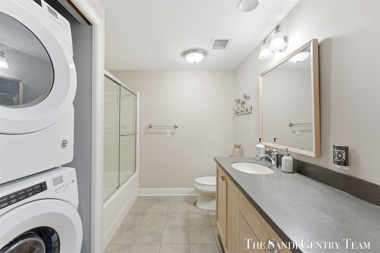 917 W Savidge Street UNIT&nbsp;1, Spring Lake, MI, 49456-2625