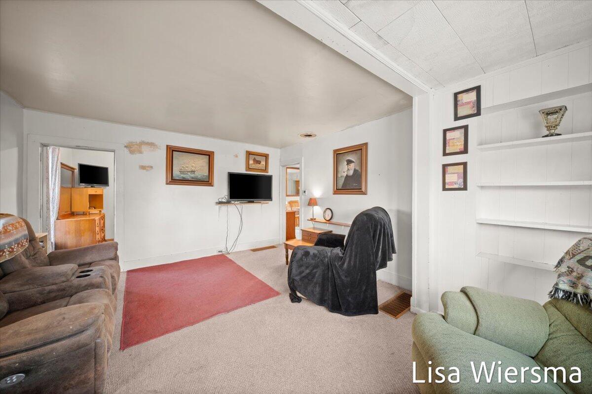 120 Palmer Avenue photo 4