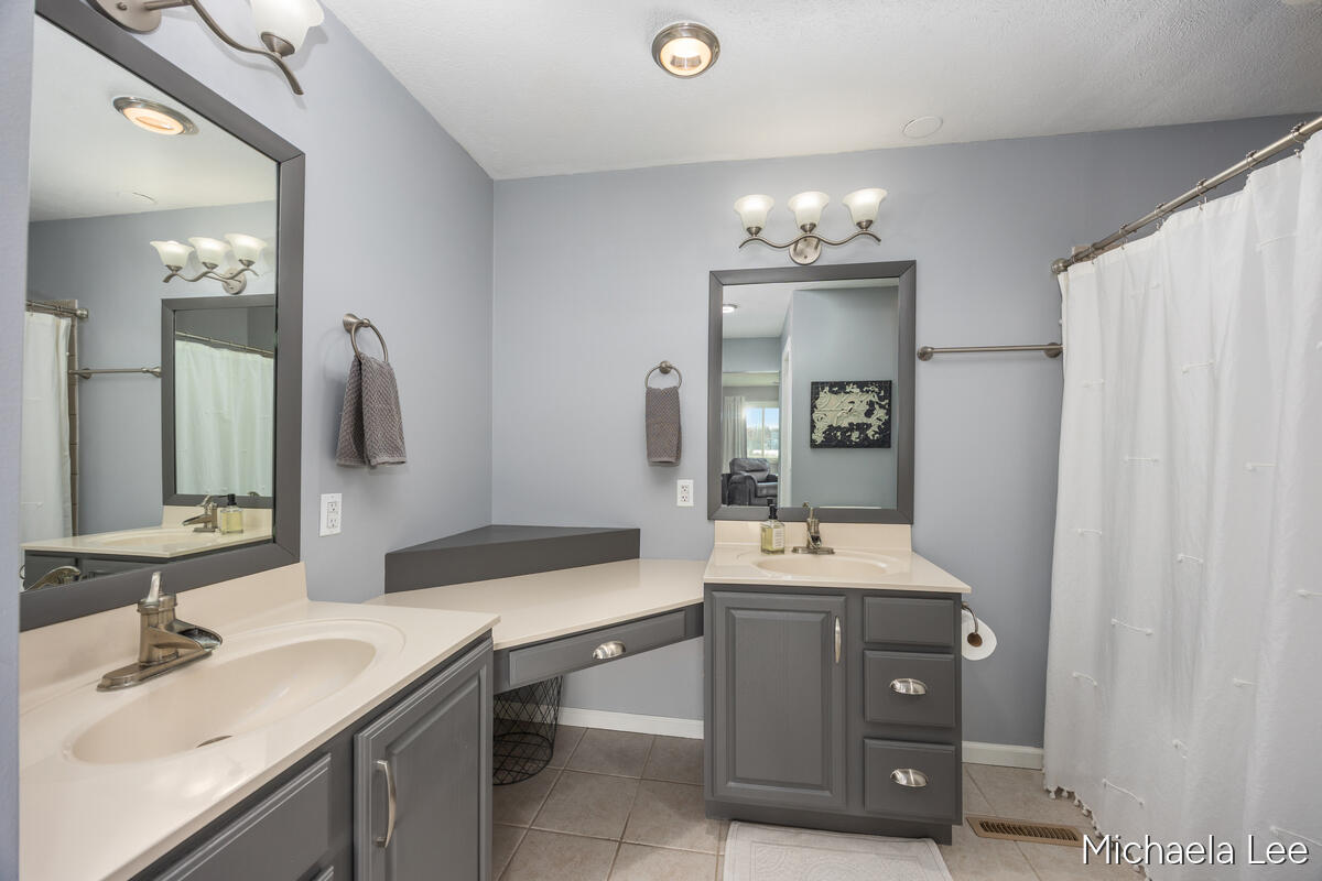 125 Wa Wee Nork Drive UNIT&nbsp;305 1 C, Battle Creek, MI, 49014-3392