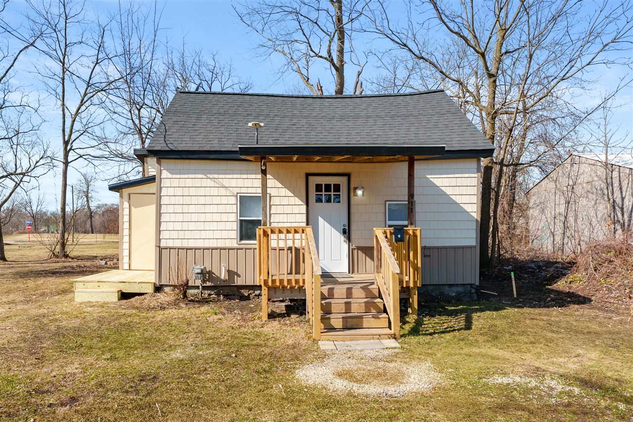 911 Porter Street, Kalamazoo, MI, 49007-3552