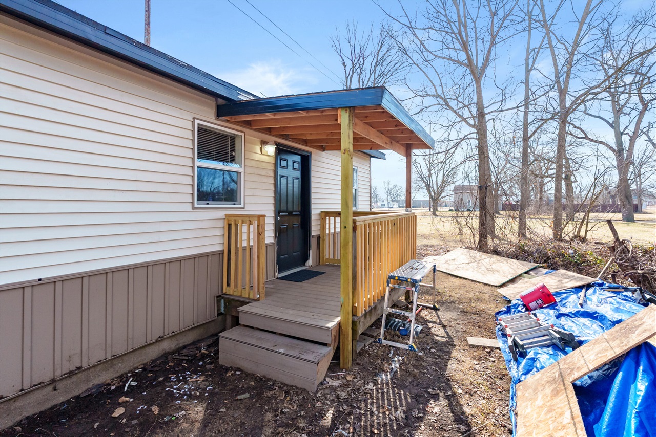 911 Porter Street, Kalamazoo, MI, 49007-3552