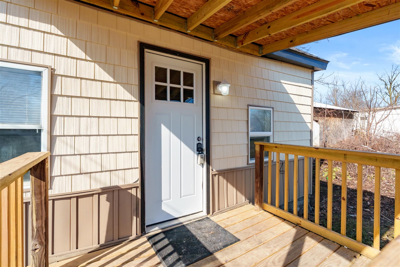 911 Porter Street, Kalamazoo, MI, 49007-3552