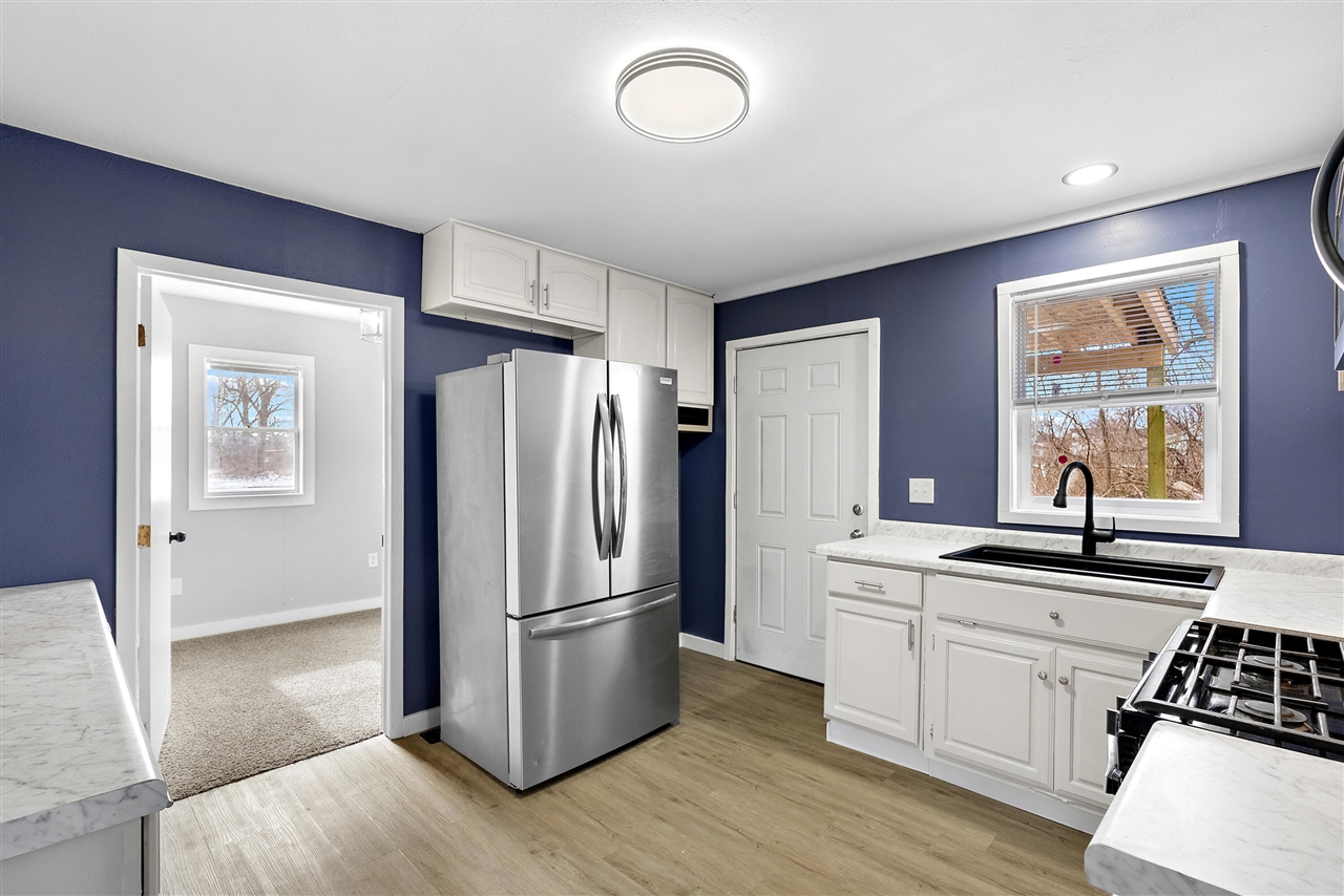 911 Porter Street, Kalamazoo, MI, 49007-3552