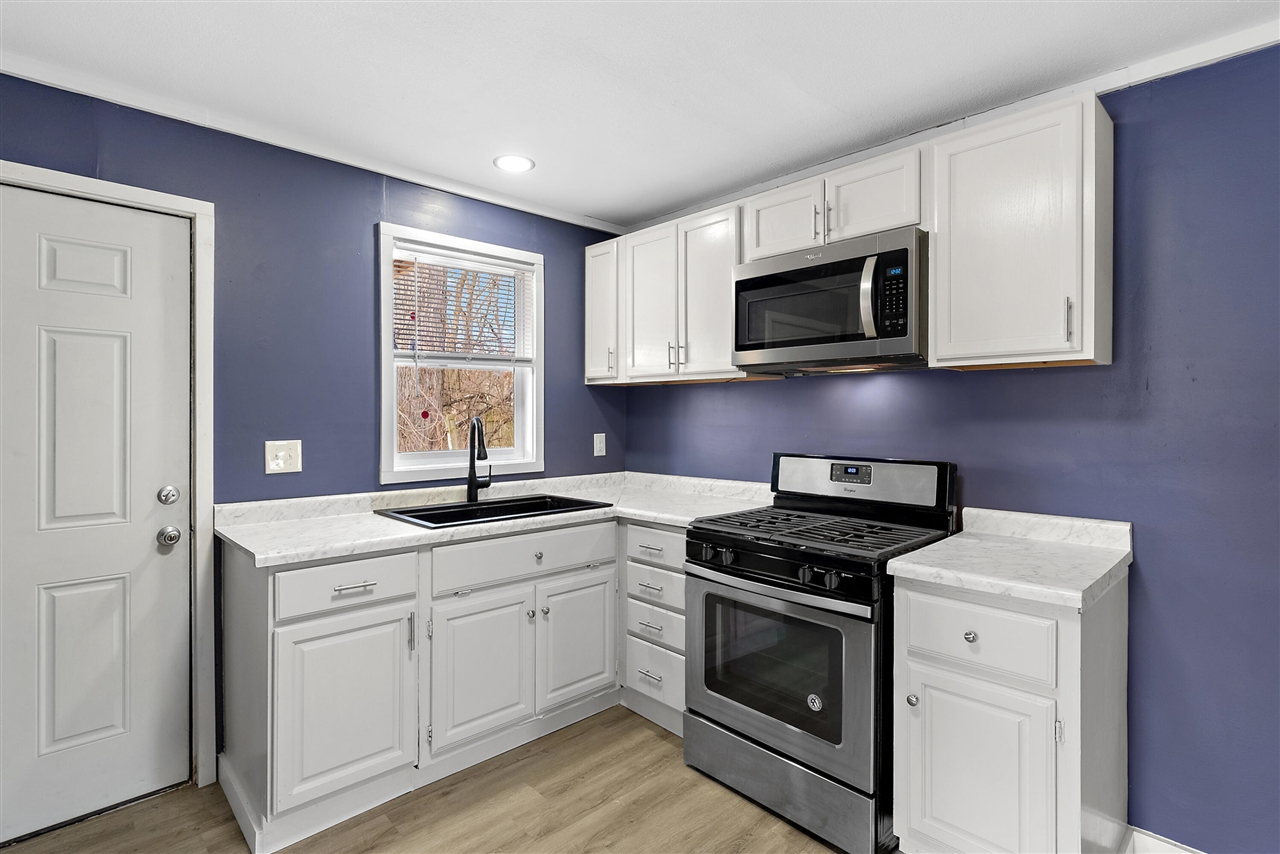 911 Porter Street, Kalamazoo, MI, 49007-3552