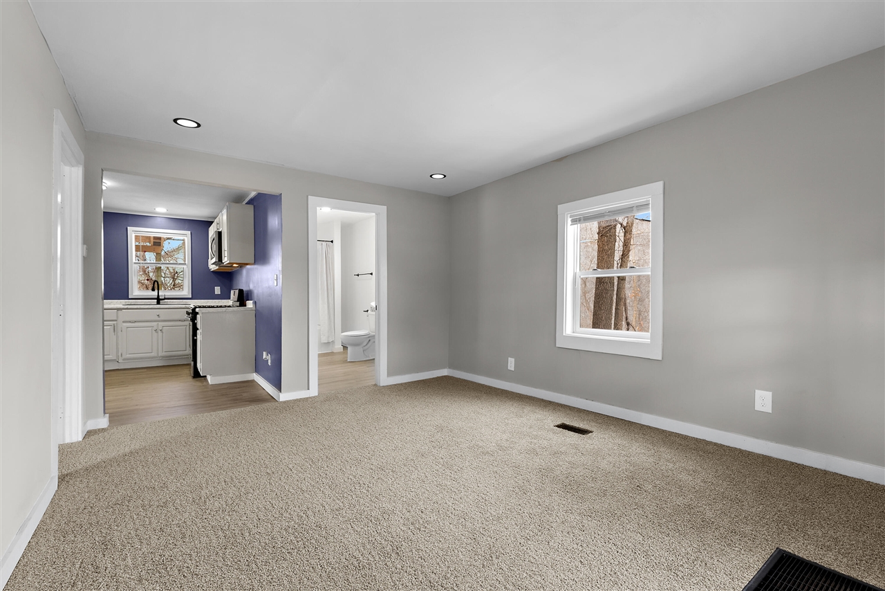 911 Porter Street, Kalamazoo, MI, 49007-3552