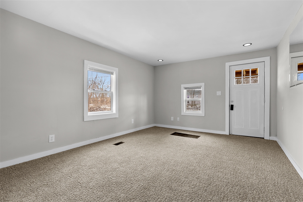 911 Porter Street, Kalamazoo, MI, 49007-3552